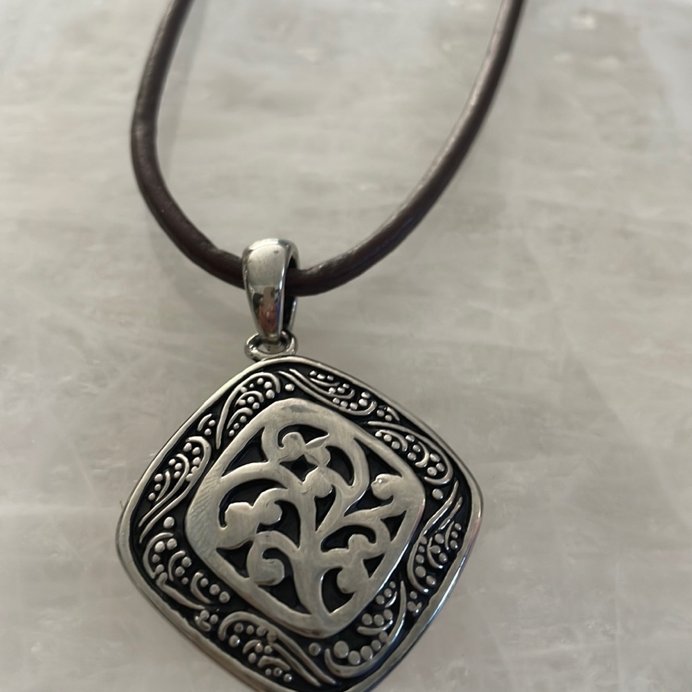 Silver and brown necklace